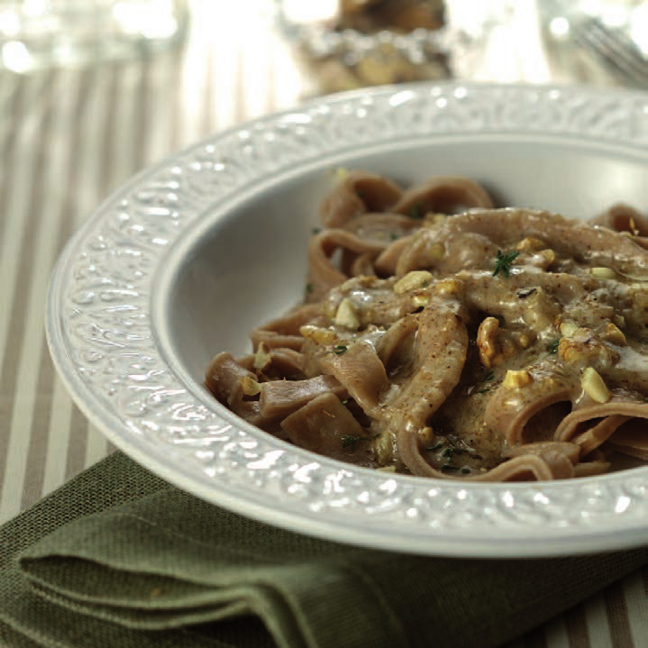 Tagliatelle Di Farina Di Castagne Con Sugo Alle Noci