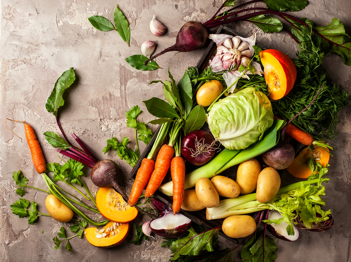 Caponata invernale con verdure e frutta secca