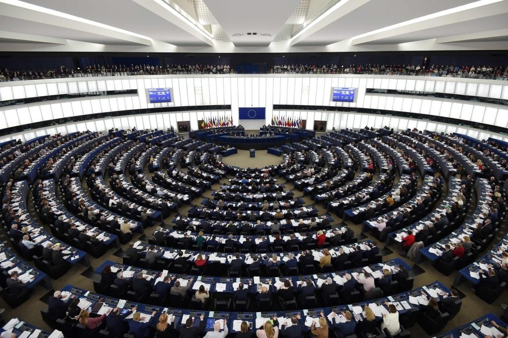 Approvata risoluzione Parlamento europeo: restrizioni da mantenere nell’alveo dello Stato di diritto