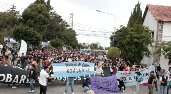 Argentina: le proteste fanno ritirare l’ok alla mega-miniera