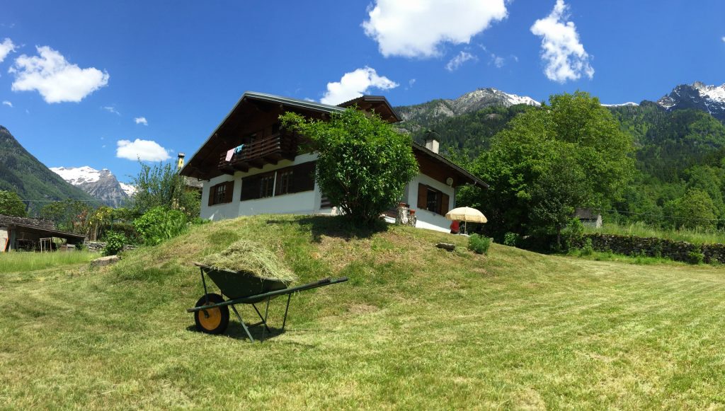 Chalet in ecoarchitettura tra boschi e torrenti