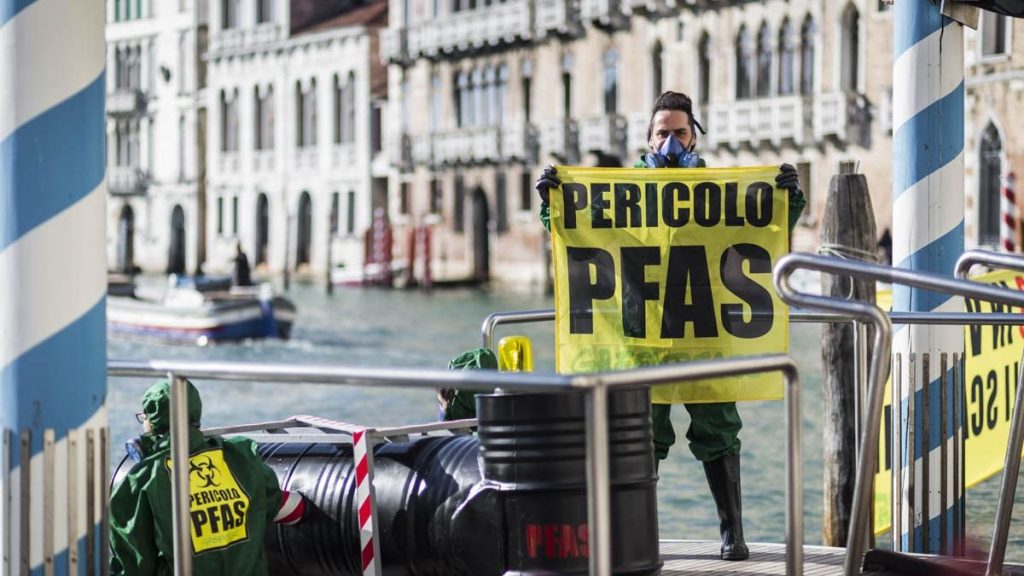 Comitati e associazioni: «Pfas, inaccettabili le soglie proposte dal Ministero dell’Ambiente»