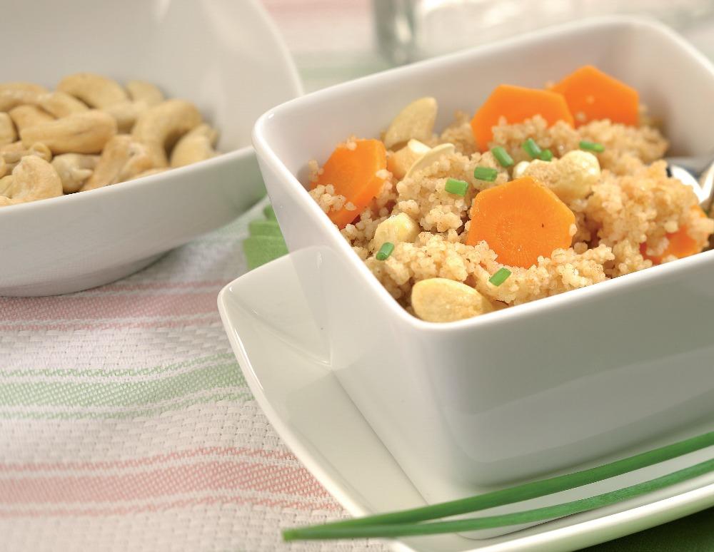 Cous cous di farro con carote e anacardi al cumino e coriandolo