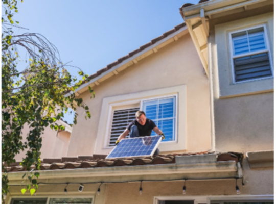 Fotovoltaico da balcone: come funziona e tutto quello che devi sapere a riguardo