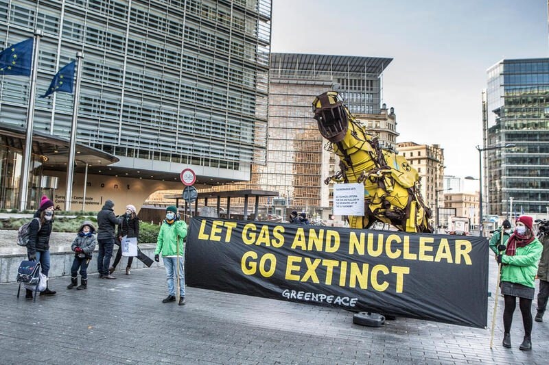 Gas e nucleare nella tassonomia “verde” UE: Greenpeace annuncia azione legale