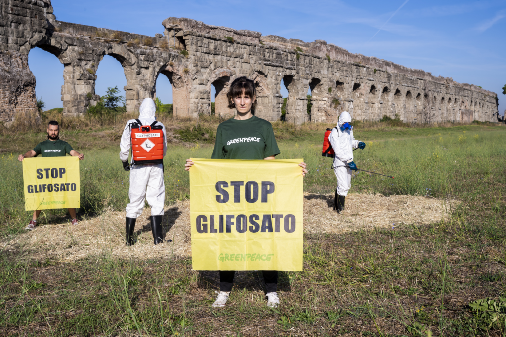 Glifosato: Greenpeace si mobilita per lo stop al rinnovo dell’autorizzazione