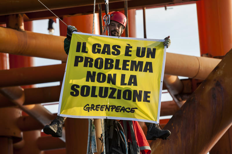 Greenpeace: «Ecco perché il gas non è la scelta giusta per la transizione ecologica»