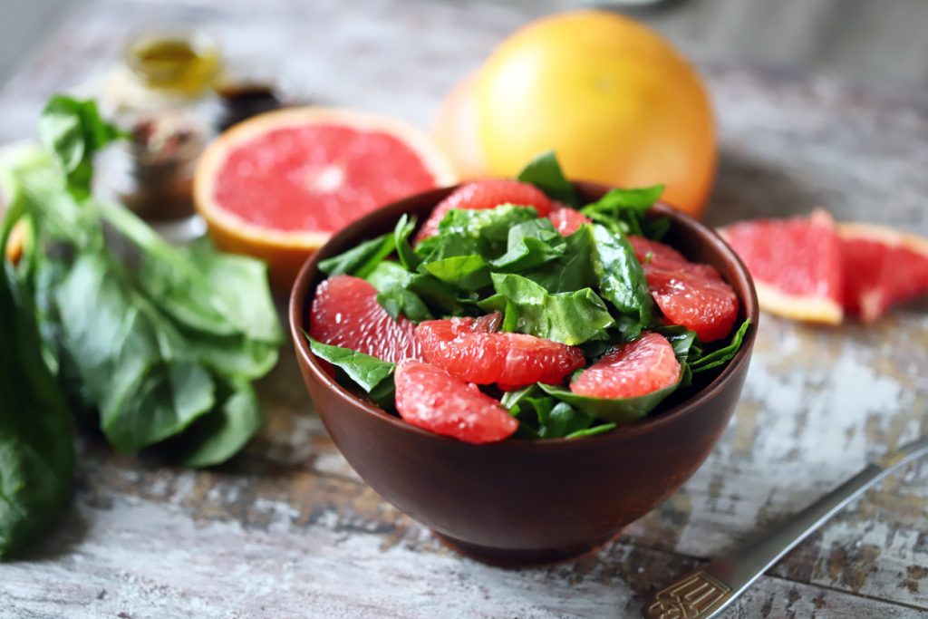 Insalata di spinaci, pompelmo e sedano