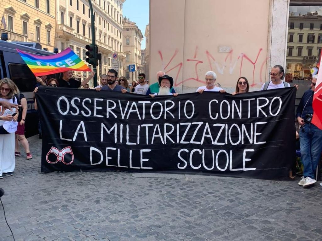 L’Osservatorio contro la militarizzazione della scuola: «Il 4 novembre lanceremo una petizione»