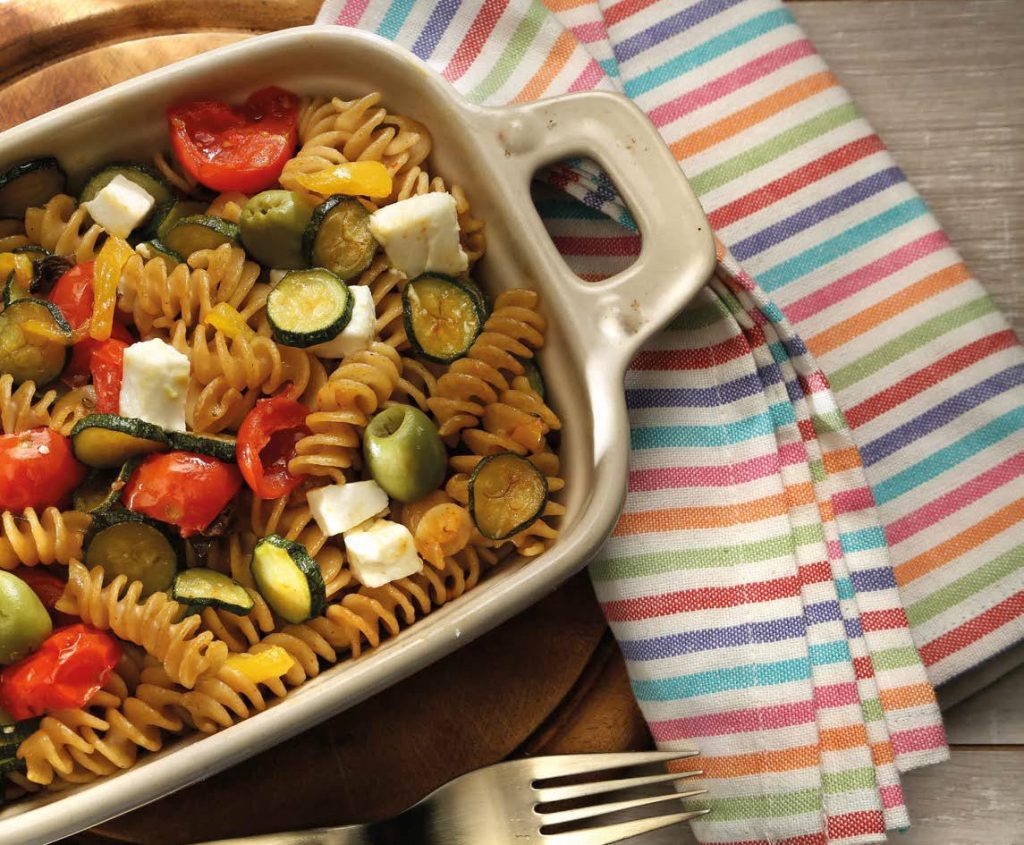 Pasta al forno con verdure e feta