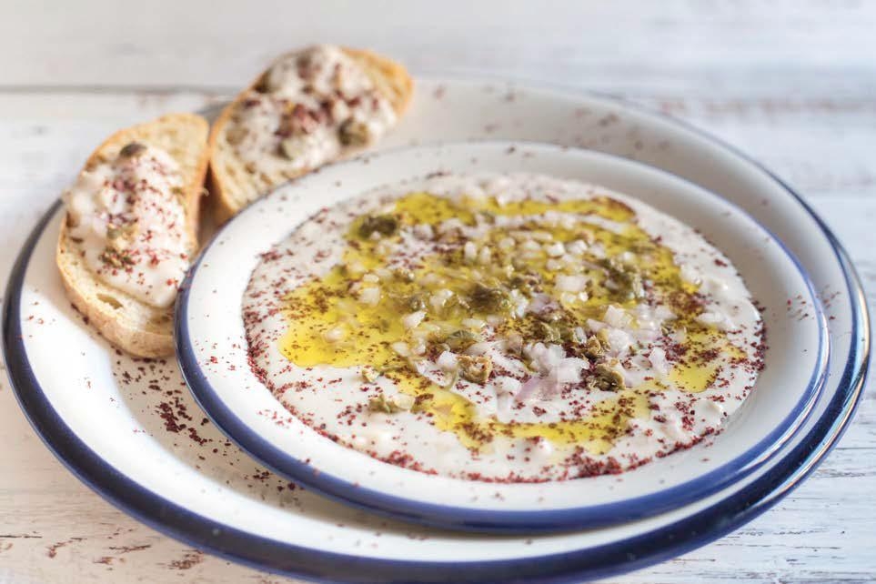 Paté di cannellini con pesto di capperi