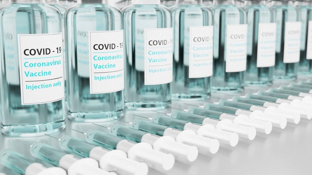 Report: vaccini Covid, ecco quanto costano e quanto spende l’Italia