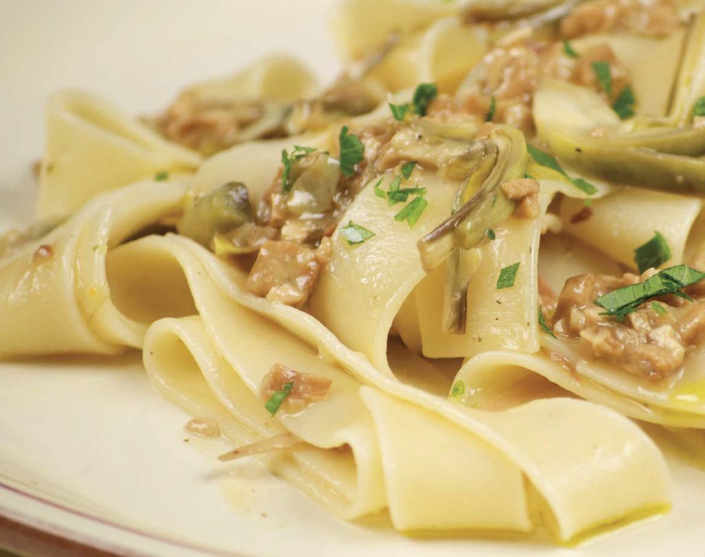 Tagliatelle ai carciofi e tempeh