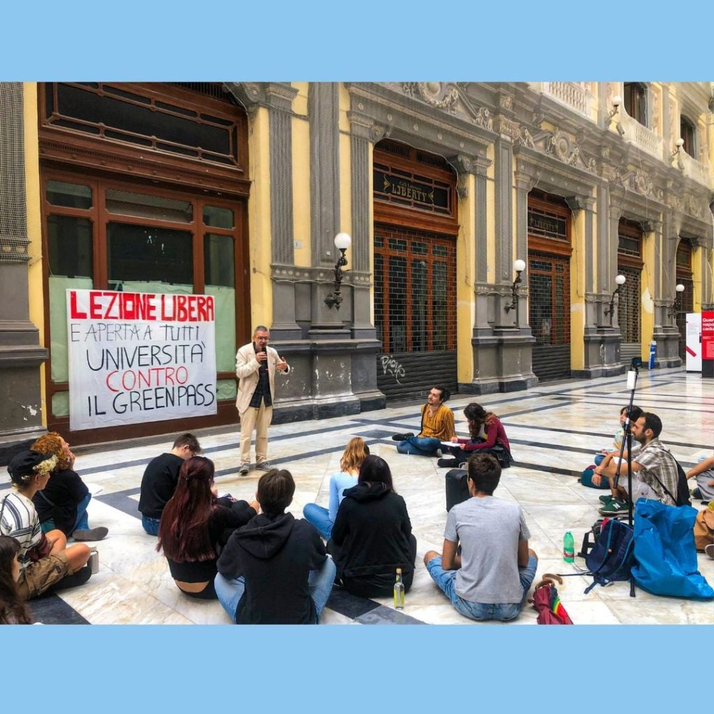 Universitari contro il green pass: lezioni all’aperto e manifestazioni in tutta Italia