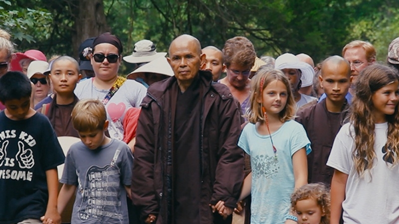 “Walk with me”, il film ispirato a Thich Nhat Hanh arriva su Uam.TV