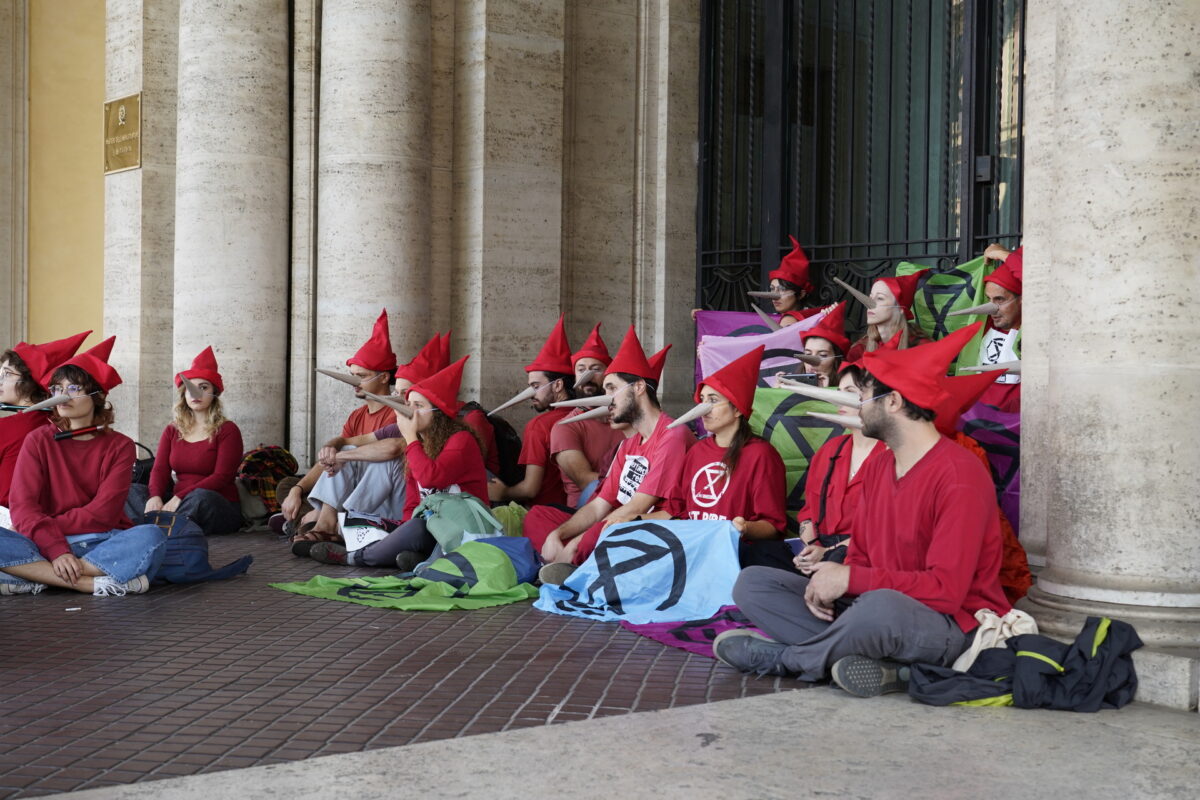 Extinction Rebellion: archiviate 70 denunce per la protesta al Ministero dei Trasporti