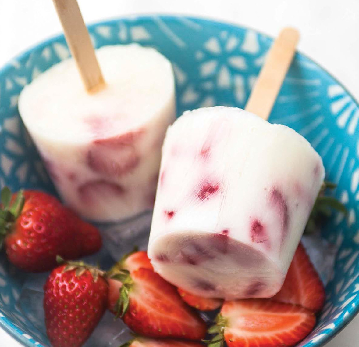 Ghiaccioli di yogurt e fragole