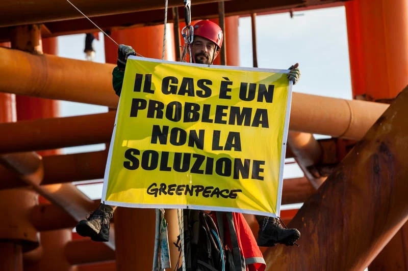 Greenpeace: «ENI, l'importazione di gas dal Congo è un fallimento»