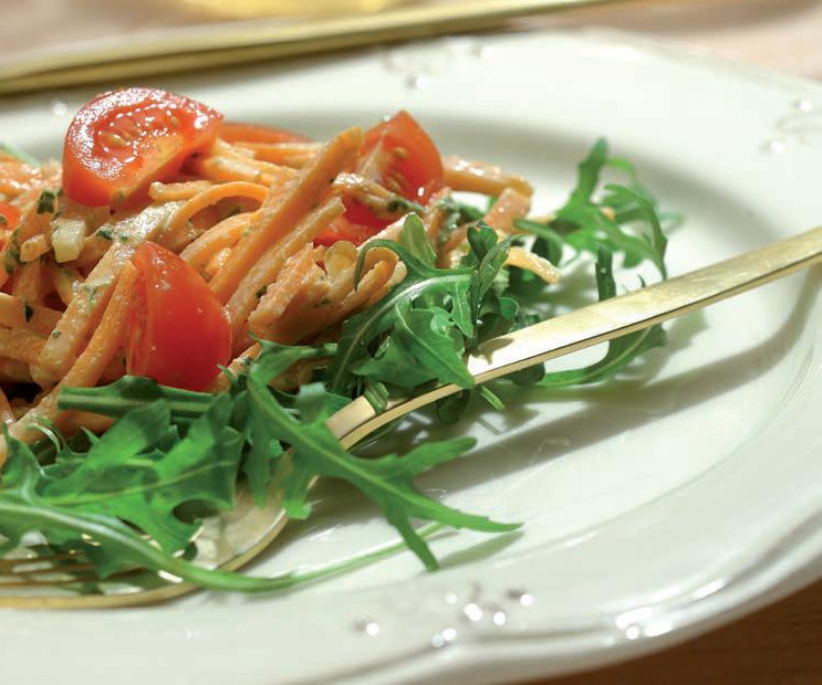 Linguine di carote alla salsa di rucola