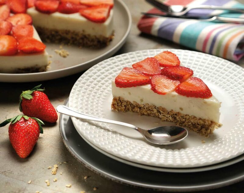 Torta vegana con fragole e cocco: la ricetta