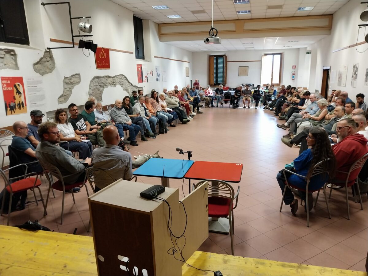 L’assemblea da Mondeggi: «Di qui non ce ne andiamo»