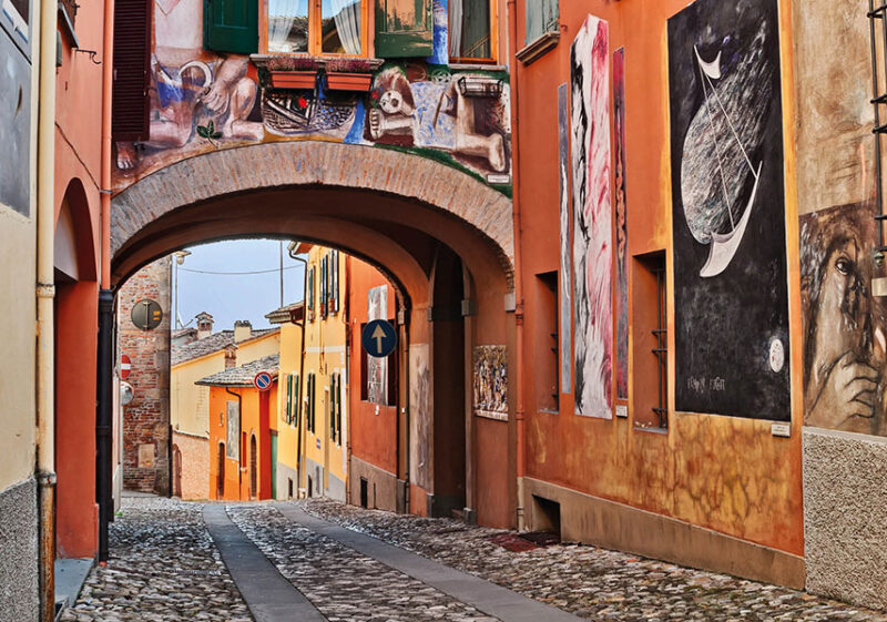 Tra borghi d’arte in bus, a piedi e in bicicletta